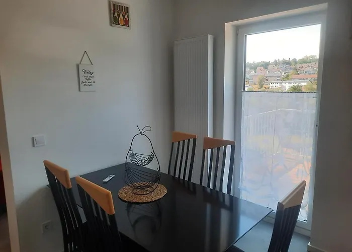 Exklusive Wohnoase Mit 3 Schlafzimmern Mwst Ausweisbar Grosser Balkon In Toller Lage Von Apartamento Melsungen